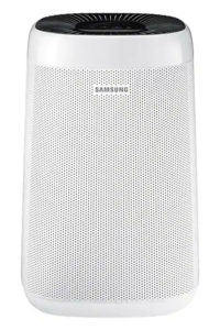 Oczyszczacz powietrza Samsung AX34R3020WW na białym tle.