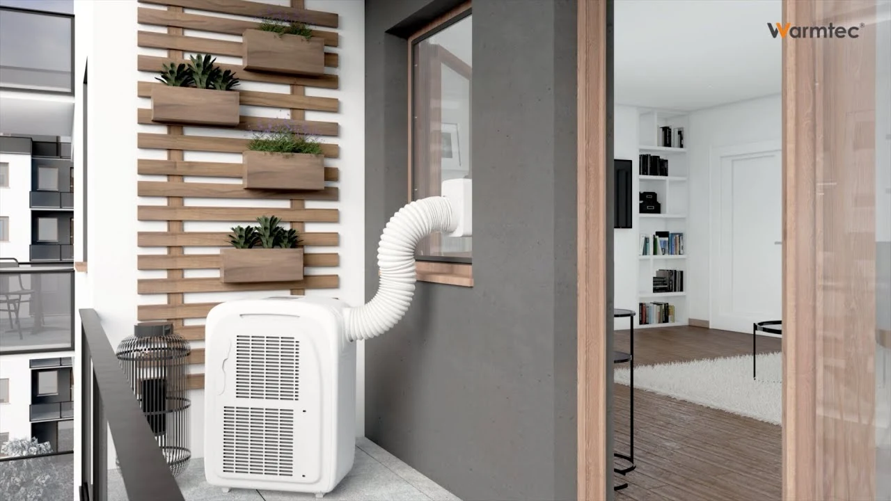 Klimatyzator przenośny Warmtec Morso KP40W zamontowany na zewnątrz