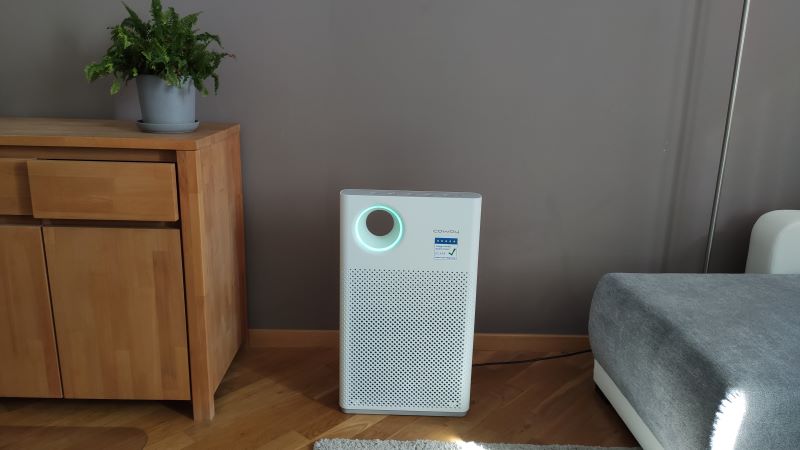 Oczyszczacz powietrza Coway Classic w salonie