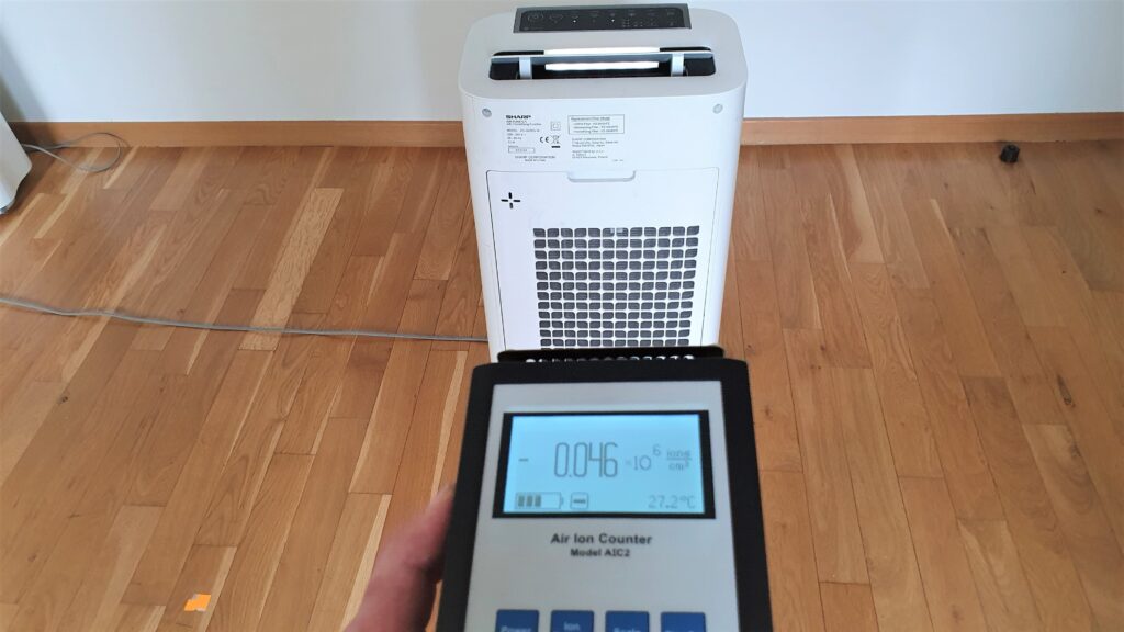 Sharp KC-G40 pomiar jonów ujemnych 