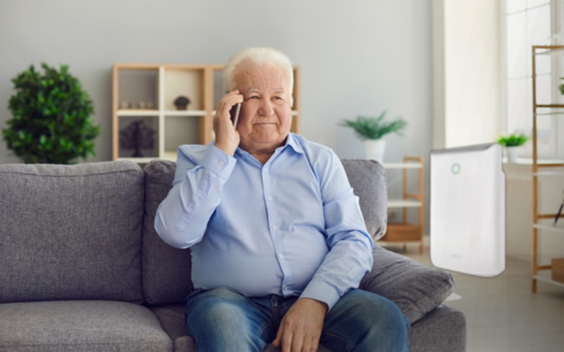 oczyszczacz powietrza dla seniora grafika