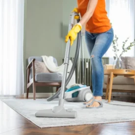 Tradycyjny odkurzacz workowy sprzątanie