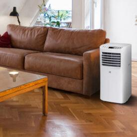 Klimatyzator przenośny Kalorik ACM 1010 w salonie
