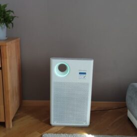 Oczyszczacz poweitrza Coway Classic w salonie