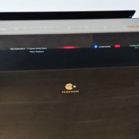 Recenzja oczyszczacza powietrza Panasonic F-VXR70G panel sterowania widok z przodu