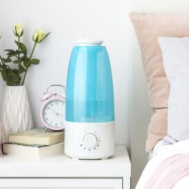 Nawilżacz powietrza przy łóżku