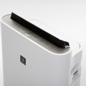 panel z przyciskami na oczyszczaczu powietrza Sharp