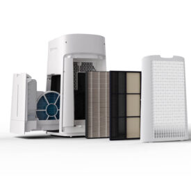 Oczyszczacz powietrza Sharp UA-KIL60E-W z otwartą obudową i wyciągniętymi filtrami