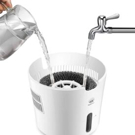 Napełnianie zbiornika na wodę w nawilżaczu powietrza Philips HU4811/10