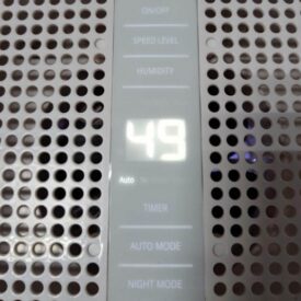 Wyświetlacz w oczyszczaczu powietrza Stylies Helos