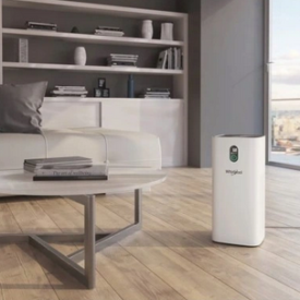 Oczyszczacz powietrza Whirlpool AP330W w salonie
