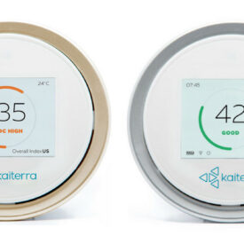 2 czujniki smogu Laser Egg obok siebie