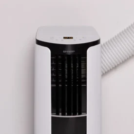 Klimatyzator Sharp z rurą wyrzutową. Model CVY12XR