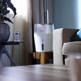Nawilżacz powietrza Philips HU4811/10 w salonie